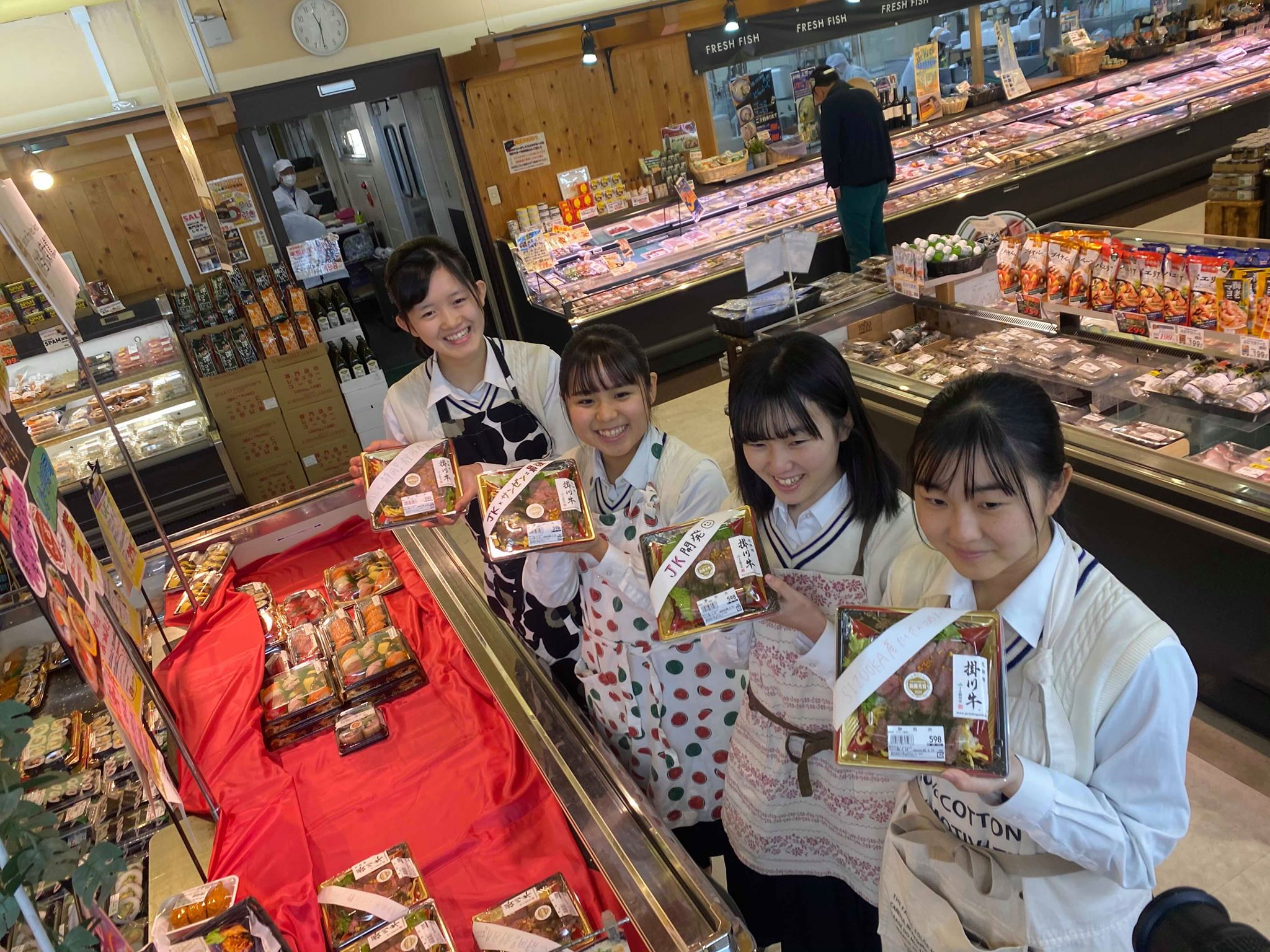 祝！掛川西高生とスーパーサンゼンが開発した「静岡丼」が全国最優秀賞を獲得